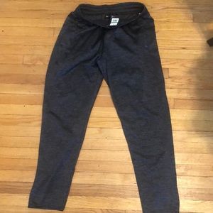 Jogger loose size Large for men.  100% polyester